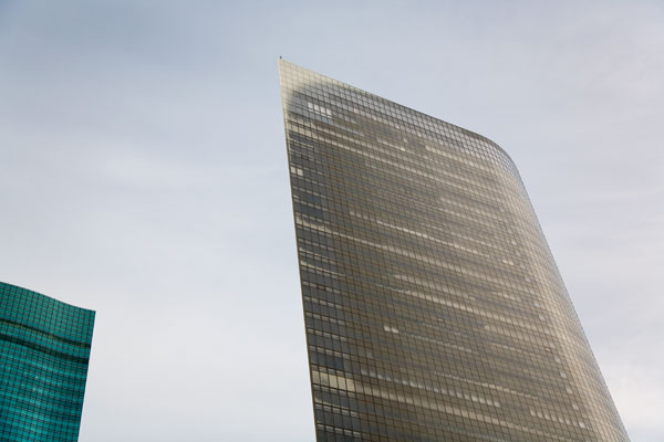 January 2006 Pointed building