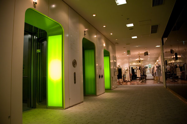 January 2006 Elevators at La Fôret