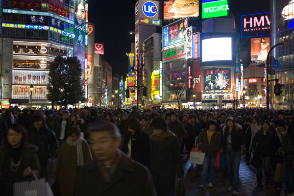 January 2006 Shinjuku crowd